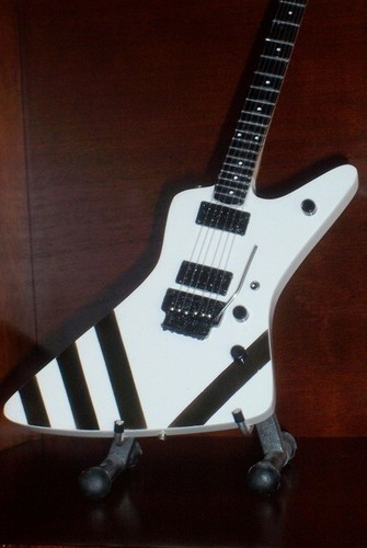 Miniature guitar for scorpions - miniature,