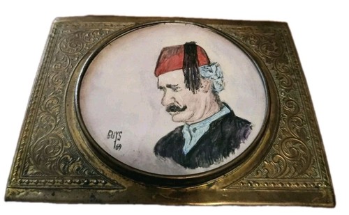 Cadre ancien laiton repousse - cadre,