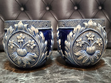 Gustave de Bruyn, 2 cache pot barbotine artistique bleu et blanc,  Lille Fives