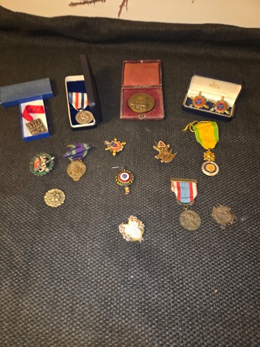 Lot de15 médailles - de15,