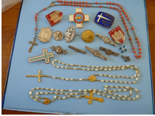 Lot religieux broches - lot,