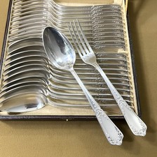 ménagère 24 couverts ERCUIS