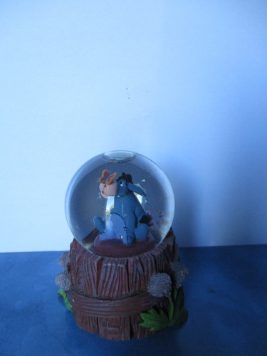 Mini boule neige - a, disney