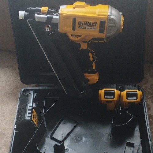 Dewalt cloueuse brad - dewalt,