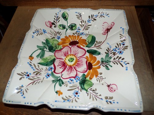 Ancienne assiette carrée