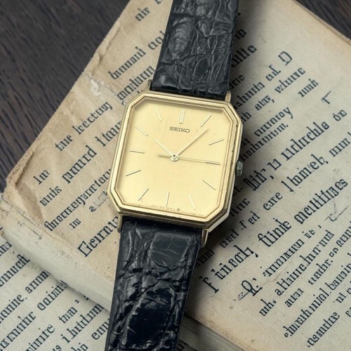 Montre quartz dorée seiko - à,