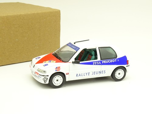 Ixo peugeot 106 - 1/43,