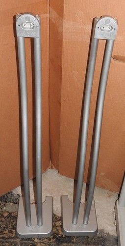 Pair monitor audio radius - of,