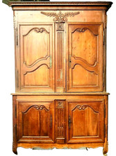 Buffet deux corps en chêne clair de style Louis XV  XIX siècle