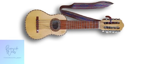 Charango avec sangle