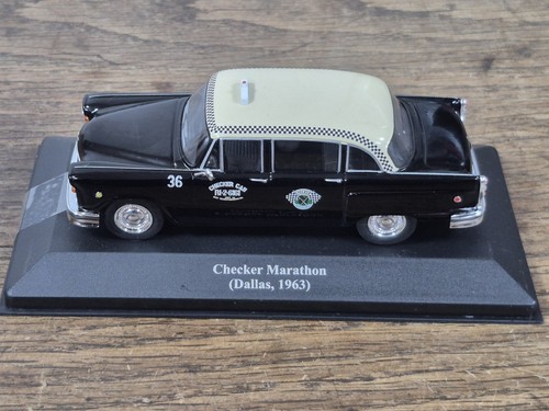 Voiture miniature checker - miniature,