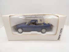 BMW 325i Série 3 bleue 1/43