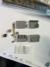 Paumelle Polyvalente Grise 