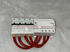 DISJONCTEUR  TRIPHASE