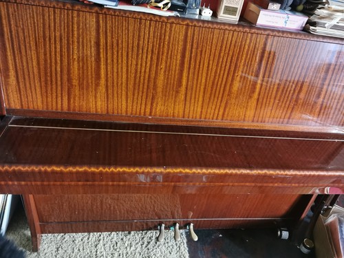 Piano droit pétrof laqué - piano, droit,