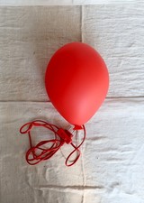 Lampe murale IKEA ballon rouge