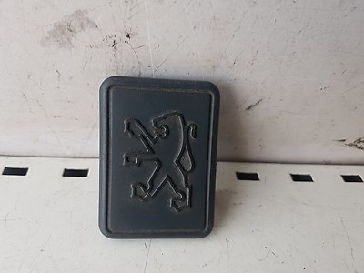 Cache centre volant pour