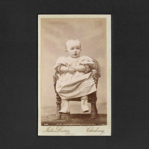 Bébé enfant assis - bébé,, fauteuil