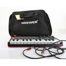 Akai MPK Mini Clavier + Top