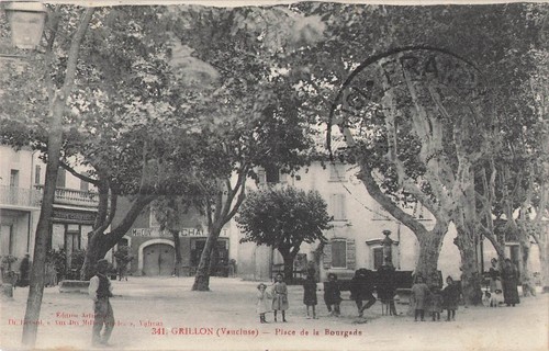 Grillon place bourgade - place,