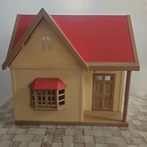 Sylvanian families red roof - families,