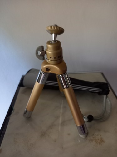 Trépied pour appareil - , photo