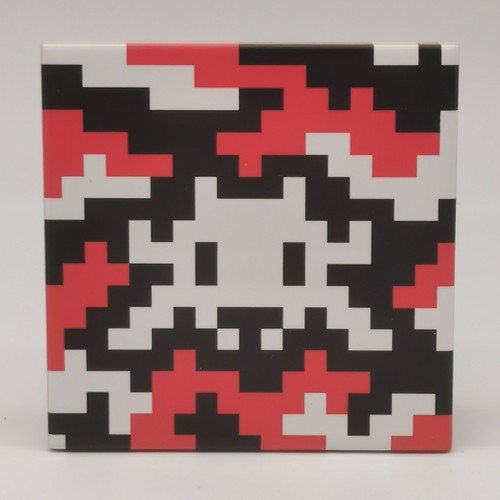Invader camo space tile red - invader,