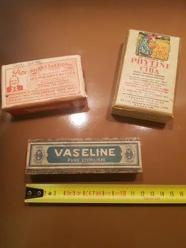 Boîte ancienne pub - ,
