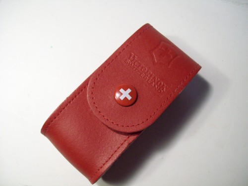 étui cuir rouge victorinox