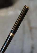 STYLO PLUME ST DUPONT LAQUE DE