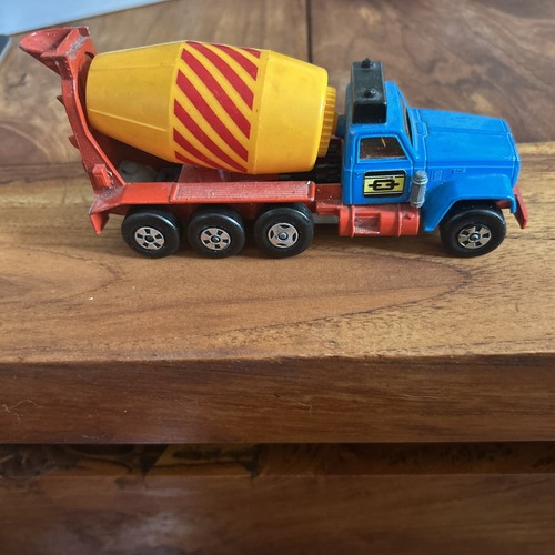 Matchbox camion toupie ciment