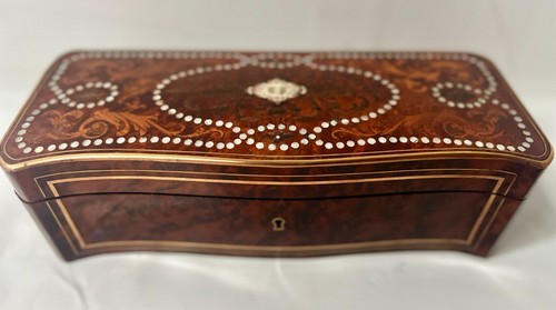 Boite gant loupe de thuya - en,