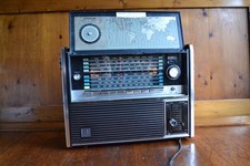 Hitachi 8 Band World Wide Receiver Model KH-3100 All Transistor Radio