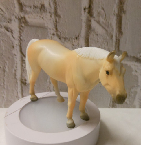 Breyer horse 5548 quarter - horse,