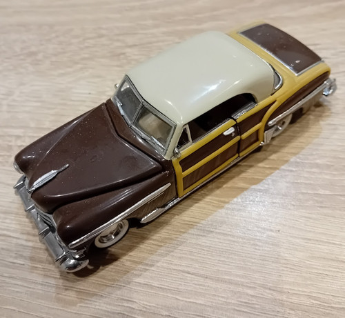 Voiture miniature medailler - miniature,