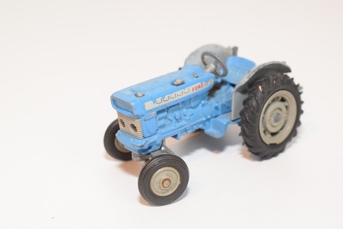 B95 corgi toys - 1:43, ford