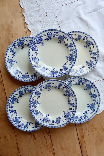 Assiettes creuses anciennes - assiettes,