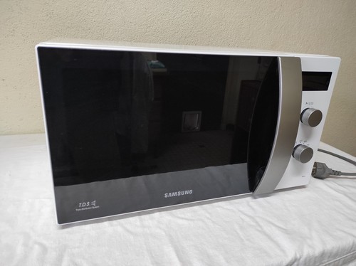 Four micro ondes samsung me82v - micro-ondes,
