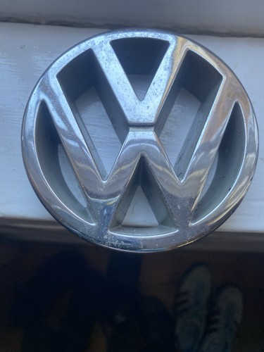 Polo 6n1 front grill badge - polo,