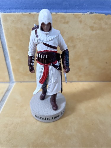Assassin creed figurine - assassin's,