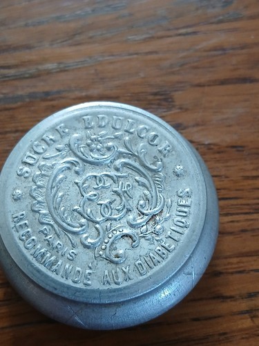 Petite boite metal ancien - petite,
