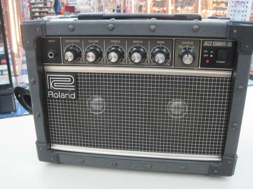 Ampli guitare stéréo - , roland