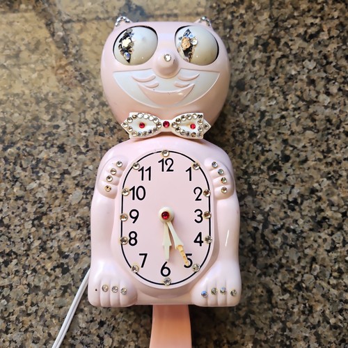 Vtg pale pink jeweled kit - pale,