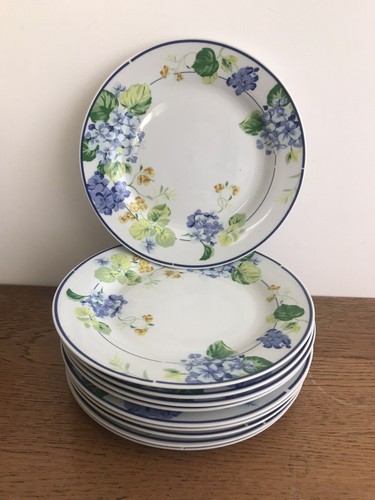Lot assiettes à - 10,