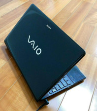 Sony Vaio VPCEB17FJ Black Core i3 Windows10 RAM 4GB HDD 500GB