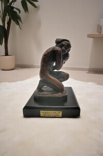 Statue bronze jeune - en,