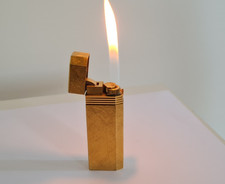 Briquet Must de Cartier