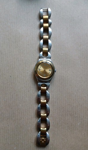 Magnifique montre femme swatch - montre,