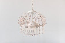 Lustre Suspension en Métal avec Fleur Blanc et Rose et Pampilles en Plastique