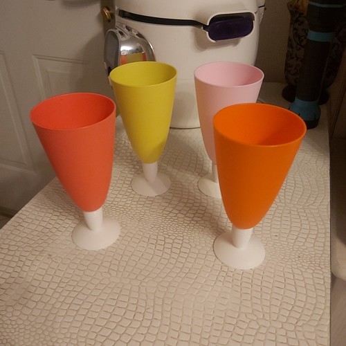 Tupperware lot coupe à - 4,